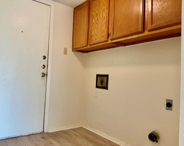 12120 Thompkins Dr - Photo Thumbnail 17