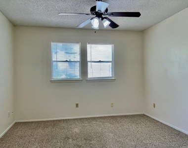12120 Thompkins Dr - Photo Thumbnail 15