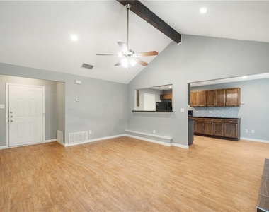 16336 Edgemere Dr - Photo Thumbnail 8