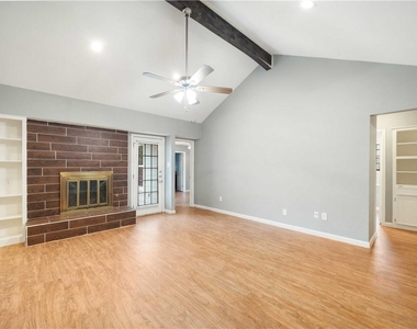 16336 Edgemere Dr - Photo Thumbnail 7