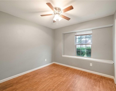 16336 Edgemere Dr - Photo Thumbnail 12