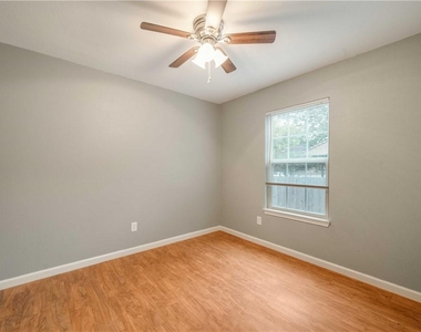 16336 Edgemere Dr - Photo Thumbnail 14