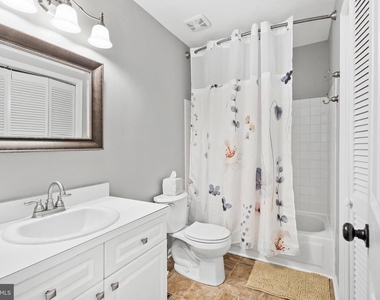 4650 Louise Saint Claire Drive - Photo Thumbnail 9