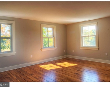 5253 Upper Mountain Road - Photo Thumbnail 10