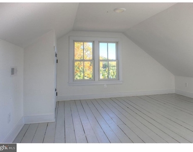 5253 Upper Mountain Road - Photo Thumbnail 14