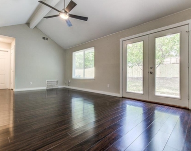 6607 Capriola Dr - Photo Thumbnail 4