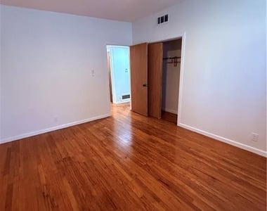 2218 Terrace Dr - Photo Thumbnail 5