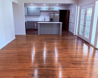 2218 Terrace Dr - Photo Thumbnail 20