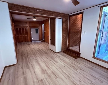 2218 Terrace Dr - Photo Thumbnail 15