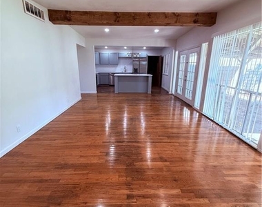 2218 Terrace Dr - Photo Thumbnail 18