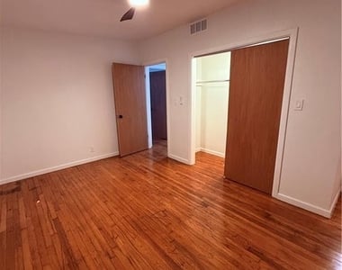 2218 Terrace Dr - Photo Thumbnail 3