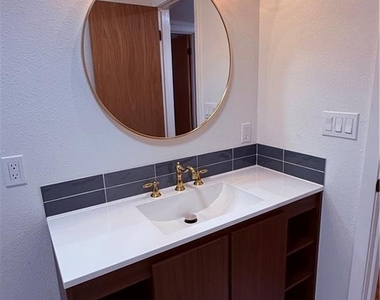2218 Terrace Dr - Photo Thumbnail 8