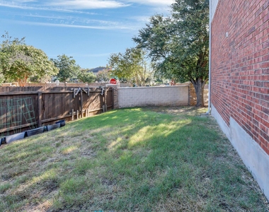 2132 Faldo Ln - Photo Thumbnail 33