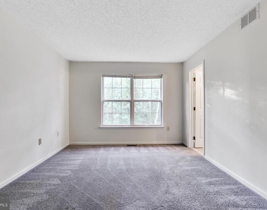 140 Barrow - Photo Thumbnail 18
