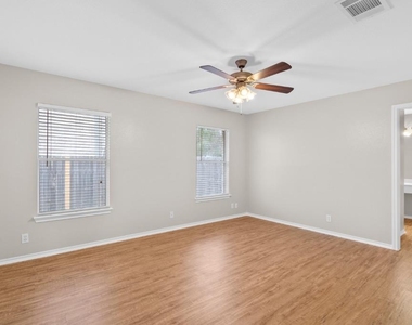 905 Lodosa Dr - Photo Thumbnail 9