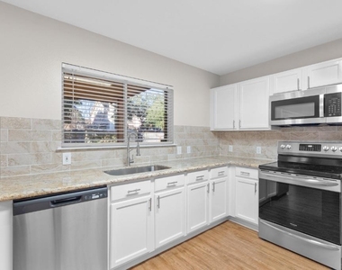 905 Lodosa Dr - Photo Thumbnail 25