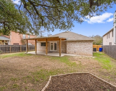 905 Lodosa Dr - Photo Thumbnail 22