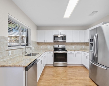 905 Lodosa Dr - Photo Thumbnail 24