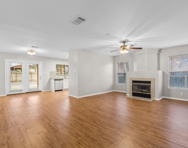 905 Lodosa Dr - Photo Thumbnail 3