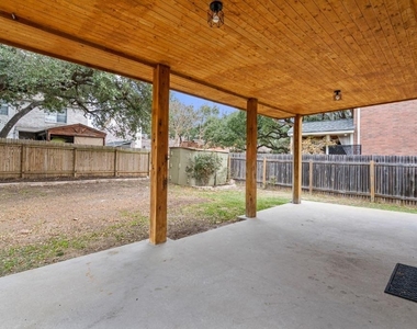 905 Lodosa Dr - Photo Thumbnail 20
