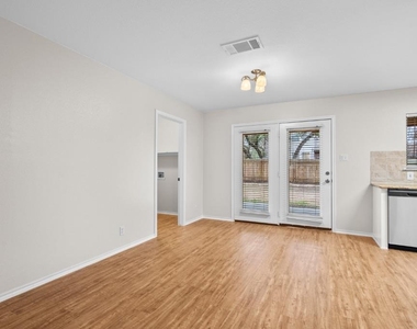 905 Lodosa Dr - Photo Thumbnail 7