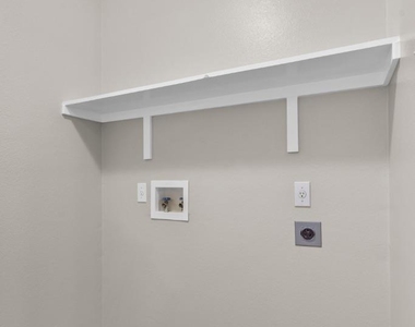 905 Lodosa Dr - Photo Thumbnail 19