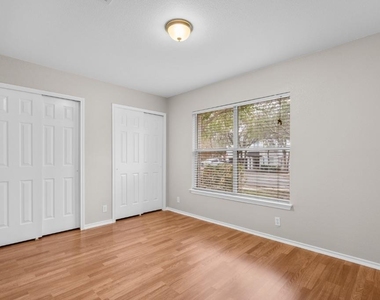 905 Lodosa Dr - Photo Thumbnail 17