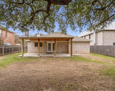 905 Lodosa Dr - Photo Thumbnail 21