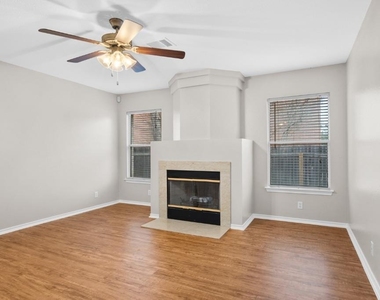 905 Lodosa Dr - Photo Thumbnail 5