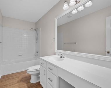 905 Lodosa Dr - Photo Thumbnail 16