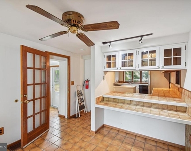 238 Varsity Avenue - Photo Thumbnail 2