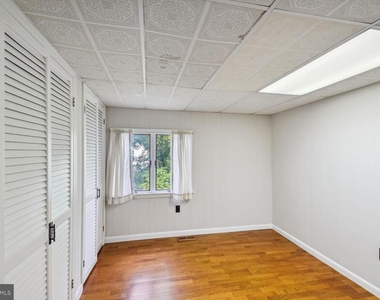 238 Varsity Avenue - Photo Thumbnail 11