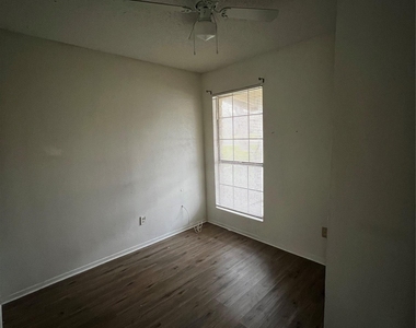 5507 Fence Row - Photo Thumbnail 4