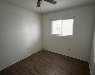 5507 Fence Row - Photo Thumbnail 3