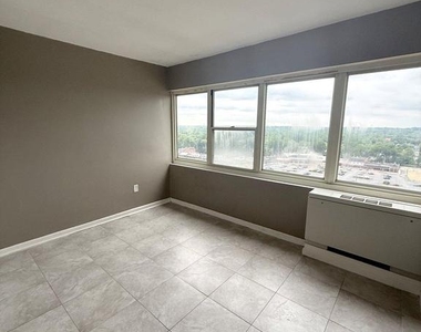 1508 Barclay Towers - Photo Thumbnail 9