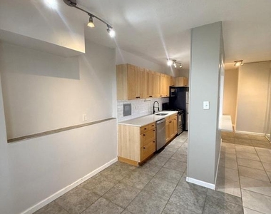 1508 Barclay Towers - Photo Thumbnail 2