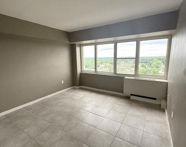 1508 Barclay Towers - Photo Thumbnail 10