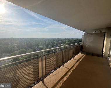 1508 Barclay Towers - Photo Thumbnail 17