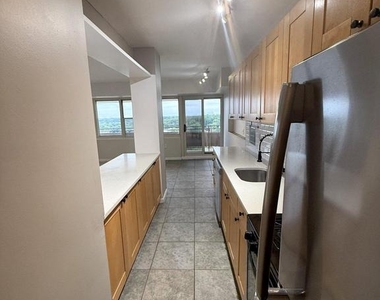 1508 Barclay Towers - Photo Thumbnail 6