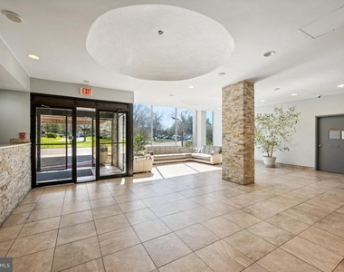 1508 Barclay Towers - Photo Thumbnail 19