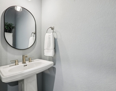 2903 Bronx Dr - Photo Thumbnail 18