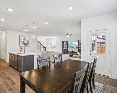 2903 Bronx Dr - Photo Thumbnail 10