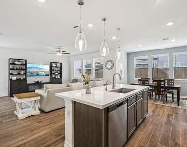2903 Bronx Dr - Photo Thumbnail 16
