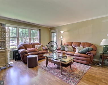 1807 Sedgefield Drive - Photo Thumbnail 5