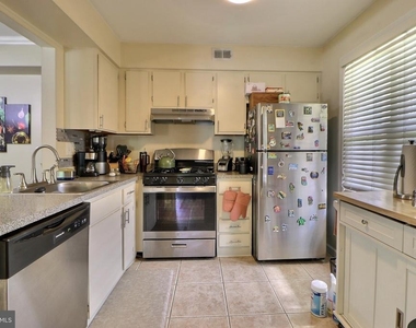 1807 Sedgefield Drive - Photo Thumbnail 3