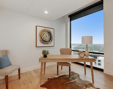 70 Rainey St - Photo Thumbnail 21