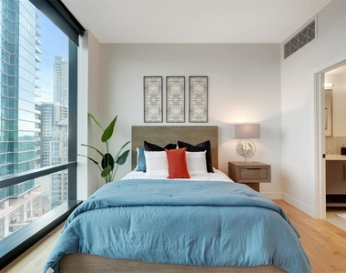 70 Rainey St - Photo Thumbnail 14
