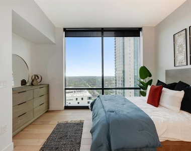 70 Rainey St - Photo Thumbnail 15