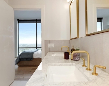 70 Rainey St - Photo Thumbnail 19