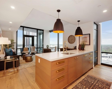 70 Rainey St - Photo Thumbnail 5
